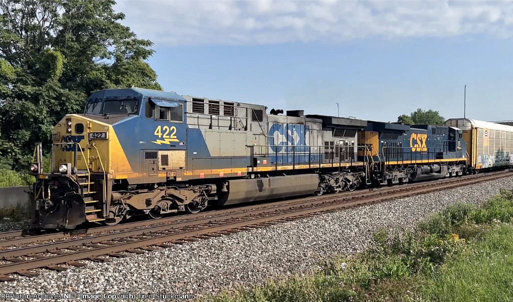 CSX 422 leads M215.